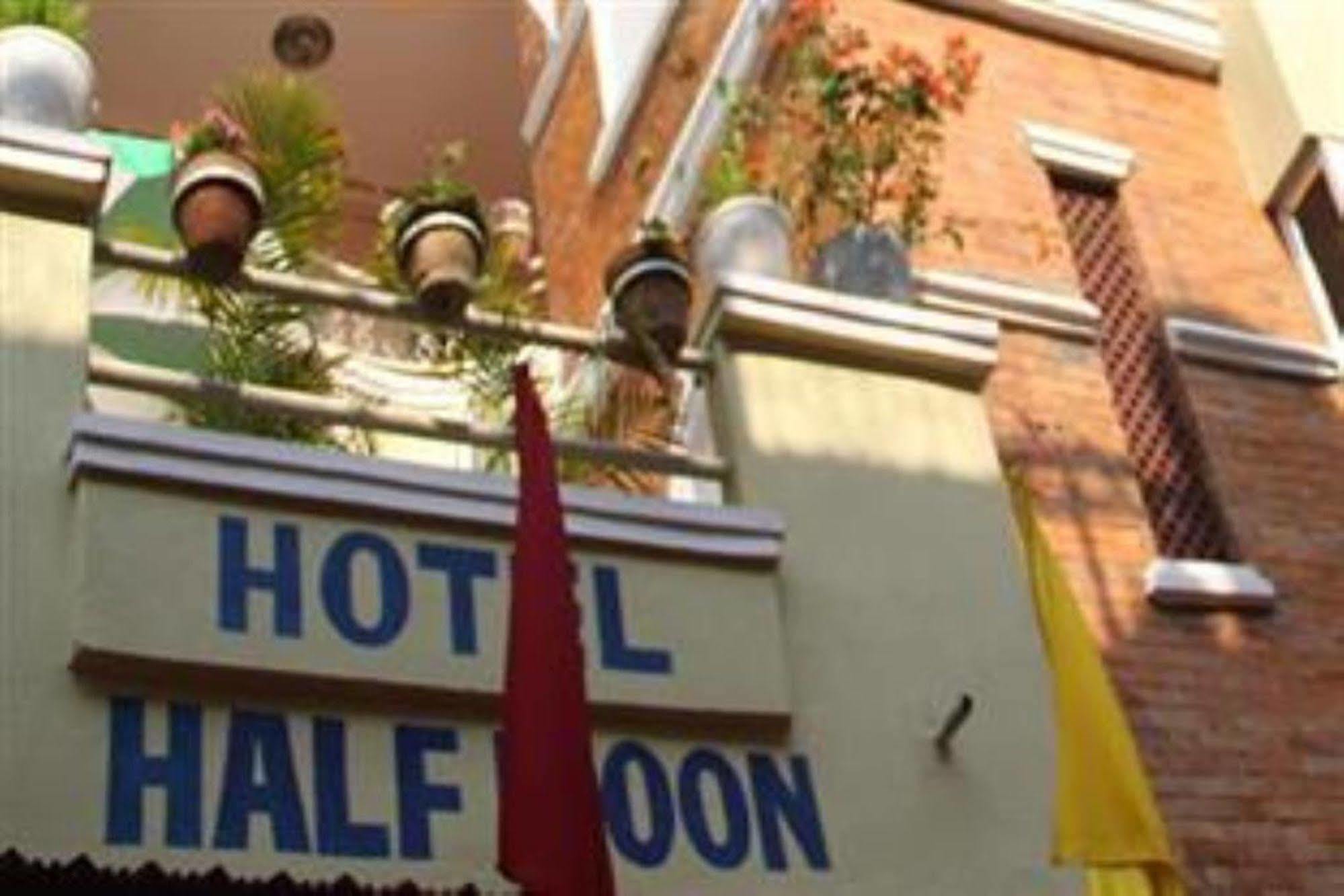 Hotel Half Moon Покхара Экстерьер фото